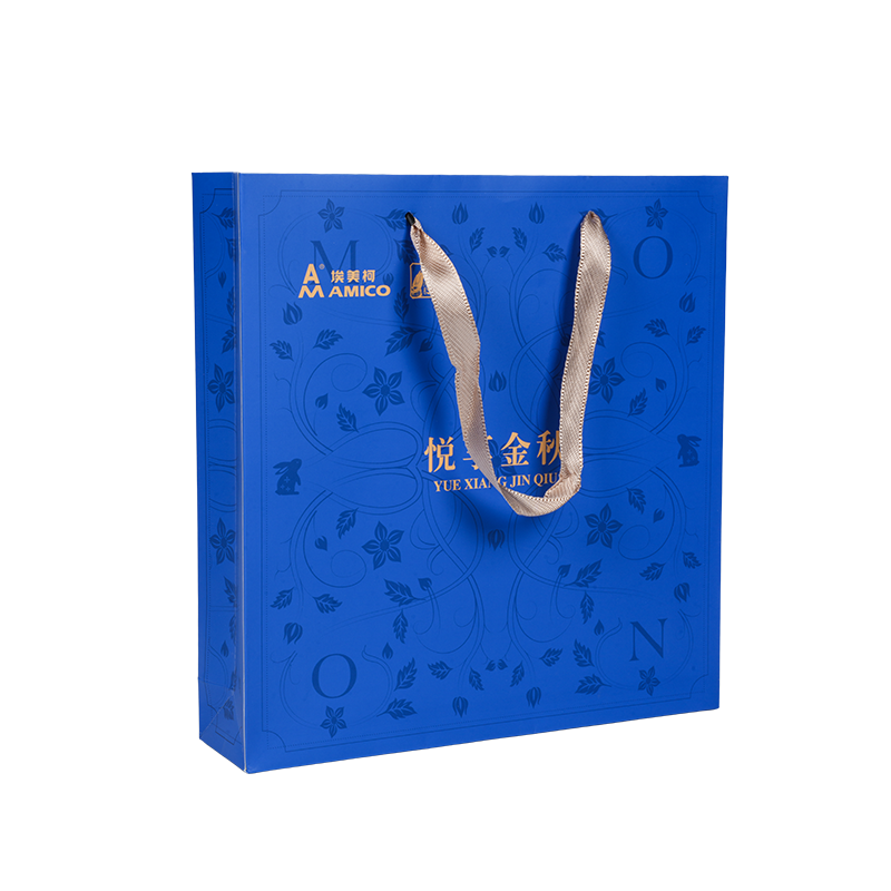 Sacolas verticais de papel kraft com tema natalino