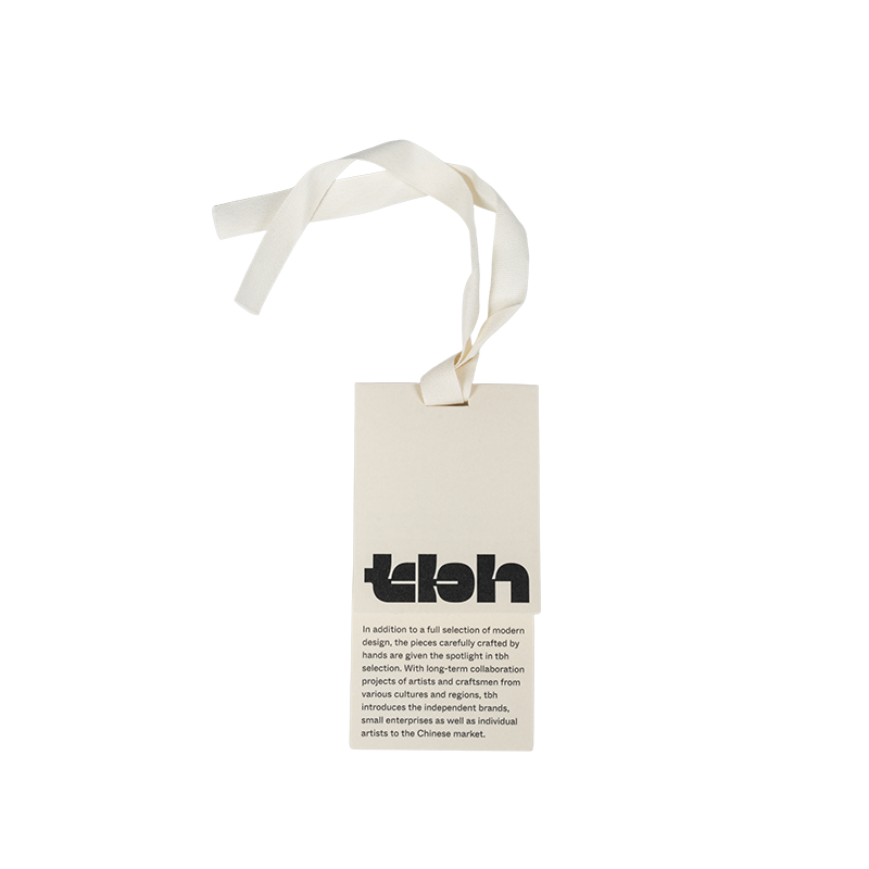 Etiquetas penduradas de papelão branco de camada dupla para embalagens de roupas